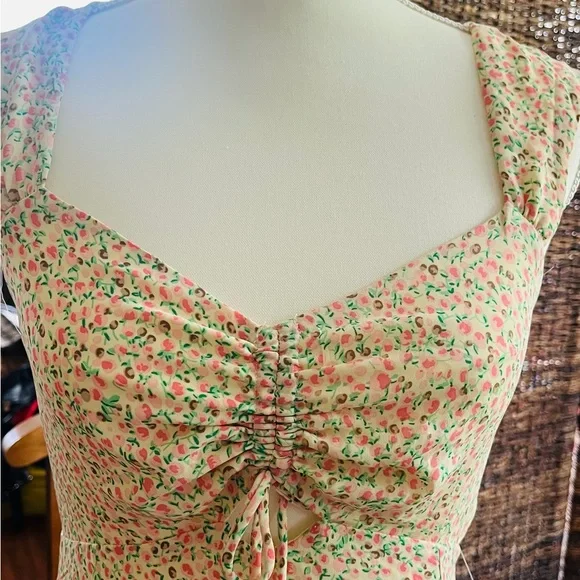 Astr Floral Midi Dress - Picture 2 of 7